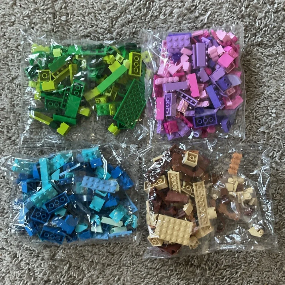 LEGO Set Pieces 4 New Sealed Bags LEGO city LEGO Friends - Picture 1 of 2